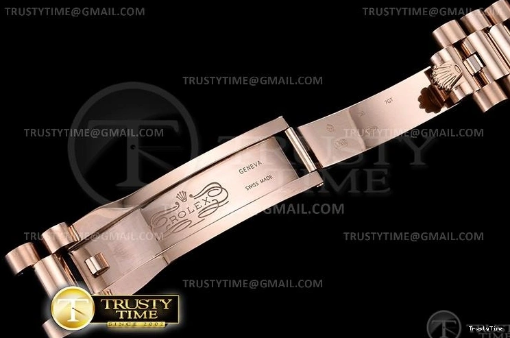 0322 RDD0219H – DayDate 36mm ComfortFit 694